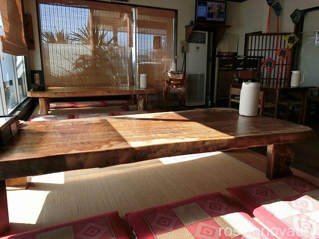 かず丸　店内