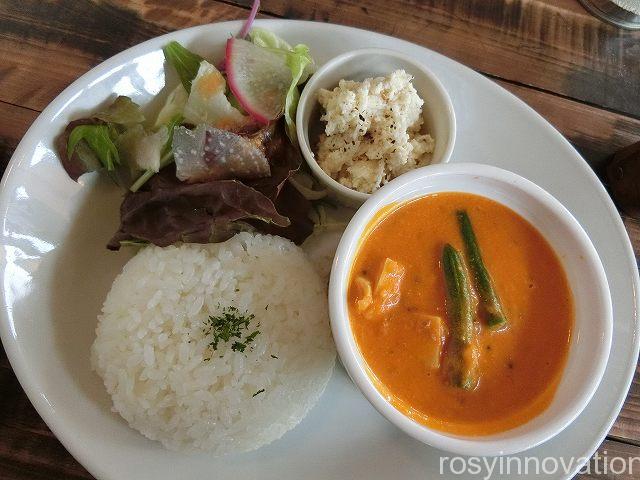 カフェロカ　ココナッツチキンカレー