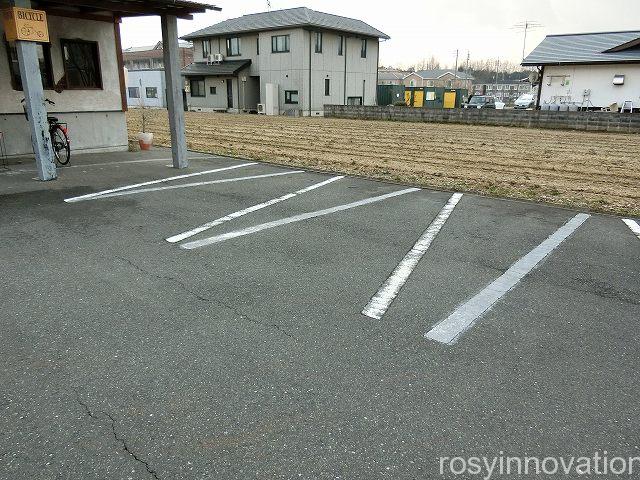 カフェロカ　駐車場