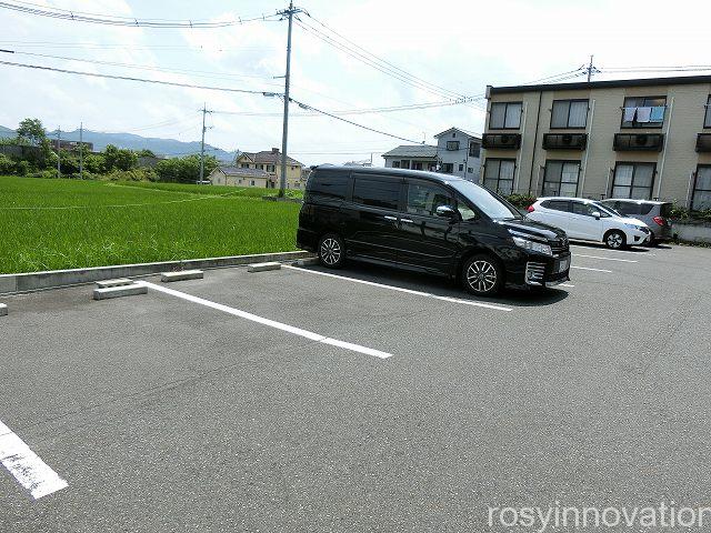 マカロン３　駐車場