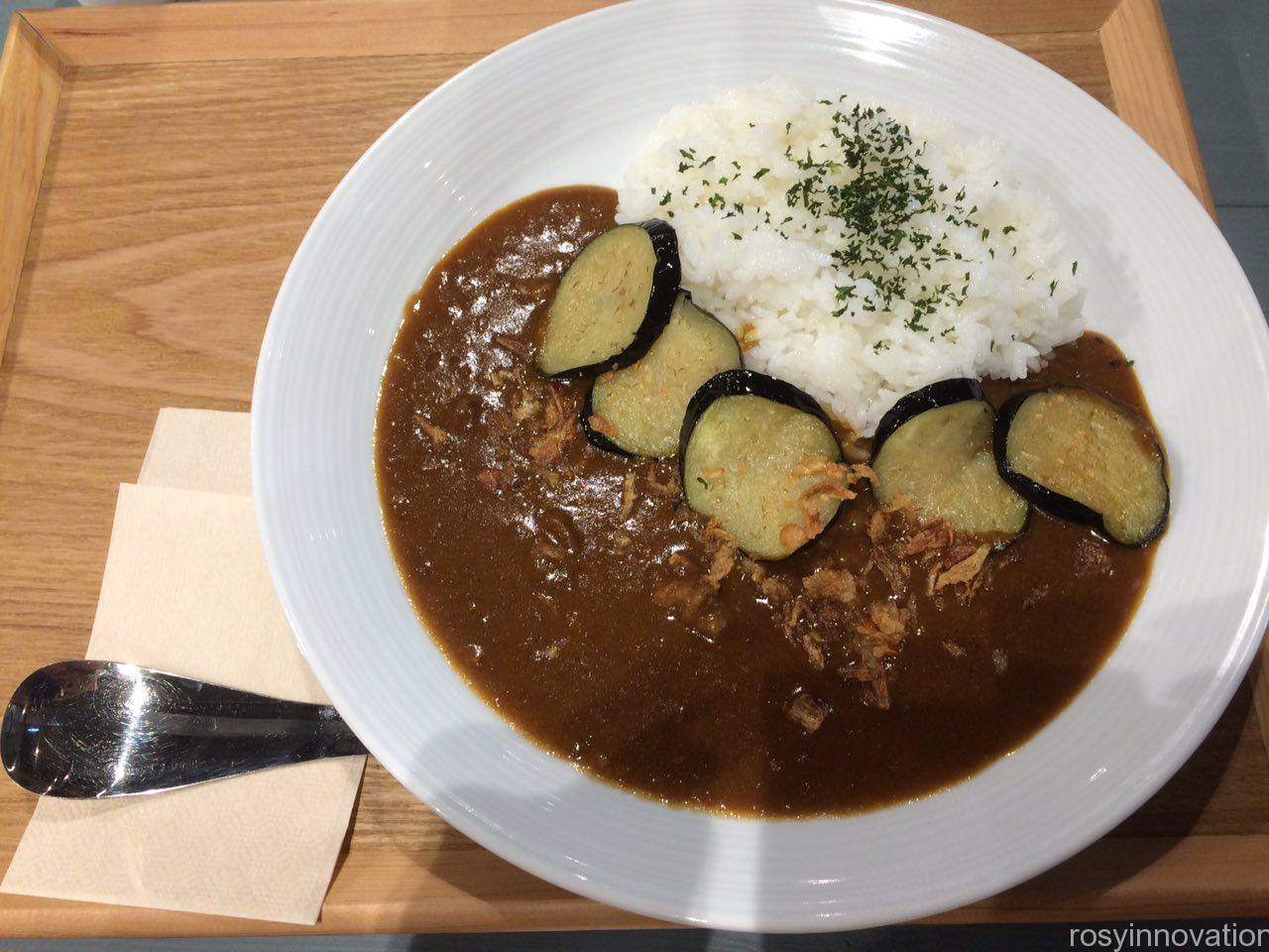 エブリィ津高３　ナスのカレー