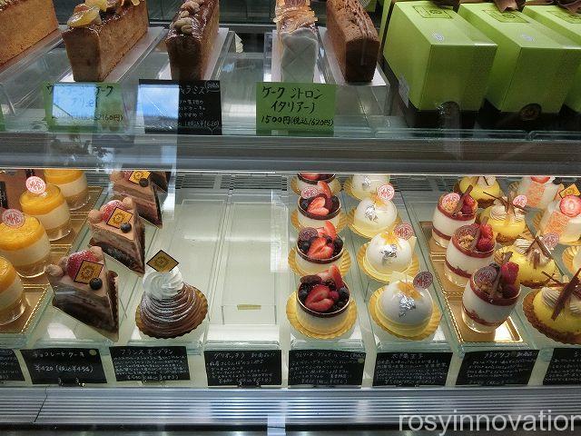 マコトエバラ６　ショーケース