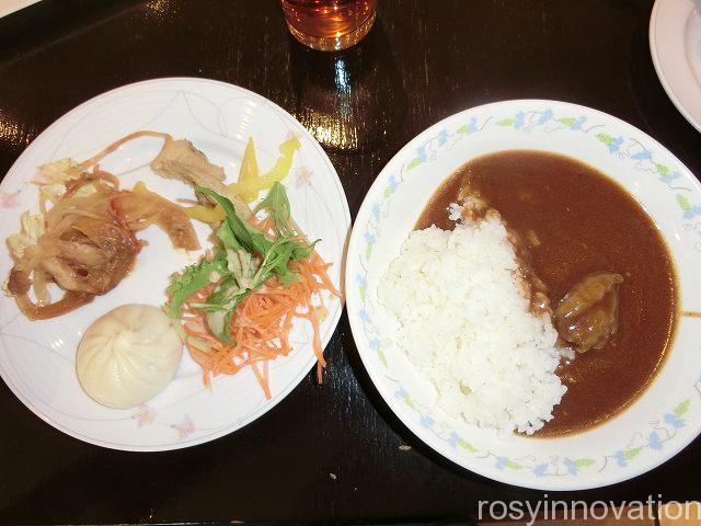 カルチャーホテルランチバイキング１５　料理2回目カレー