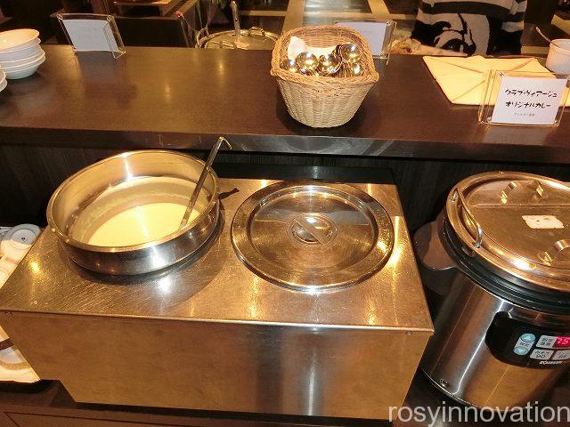 カルチャーホテルランチバイキング９　スープやカレー