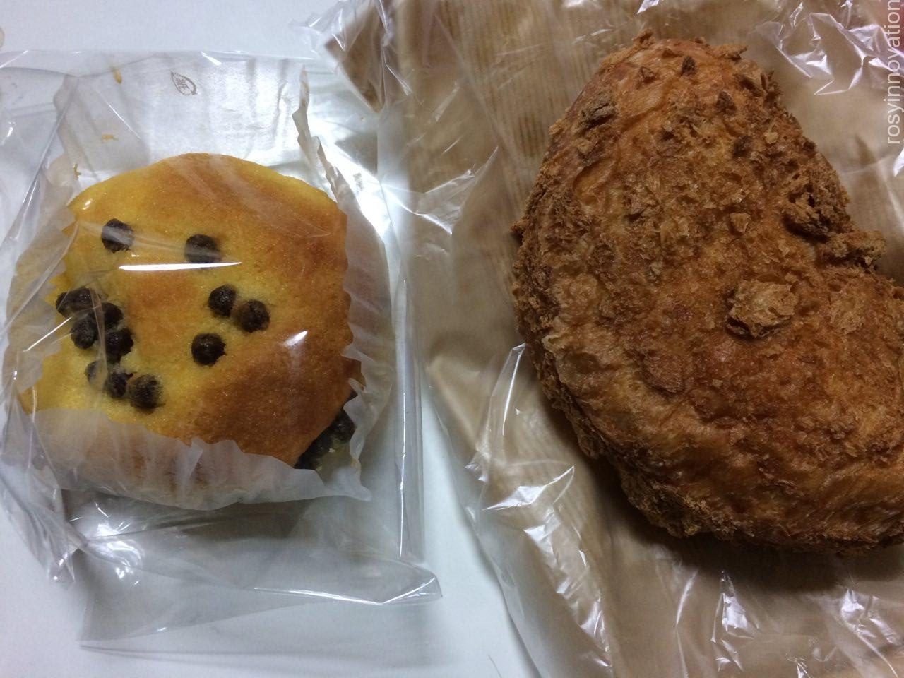 イケパン移転１１　カレーパンとチョコチップパン