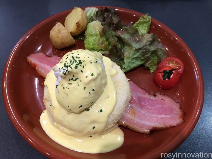 メロウブラウンコーヒーイオン岡山１２　エッグベネディクト