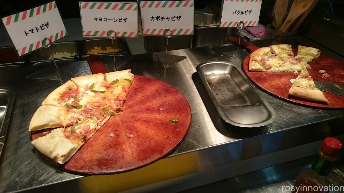 ワールドビュッフェ下中野１６　ピザ