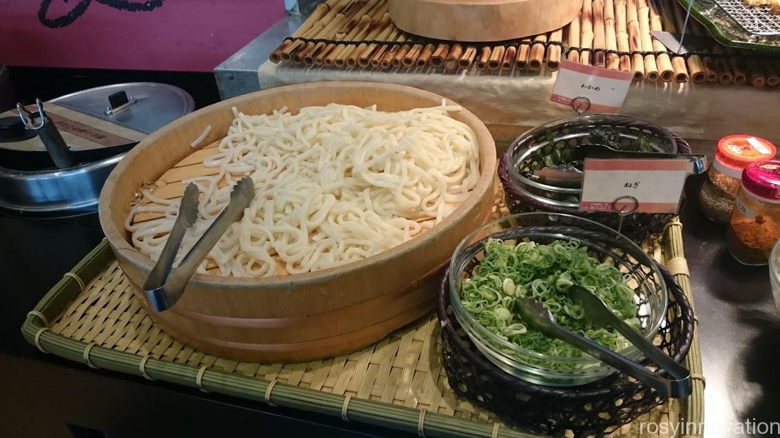 ワールドビュッフェ下中野２０　うどん