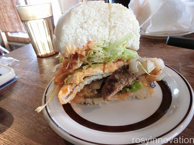グリーンデイズカフェ津山１６　ハンバーガー中身