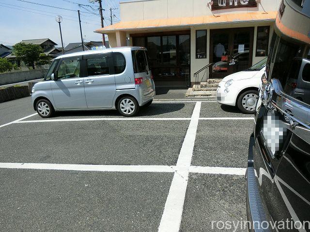 UNE２　駐車場