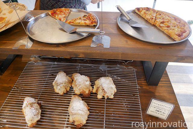 ナンバベーカリー１８　ピザパン
