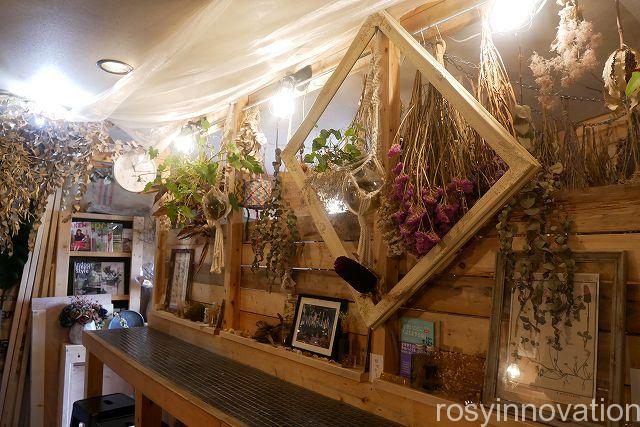 はなうりカフェ１１　おしゃれ店内