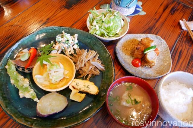 ヒュッテ (10)日替わりランチ
