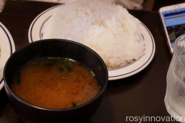 洋食ひなた (11)味噌汁