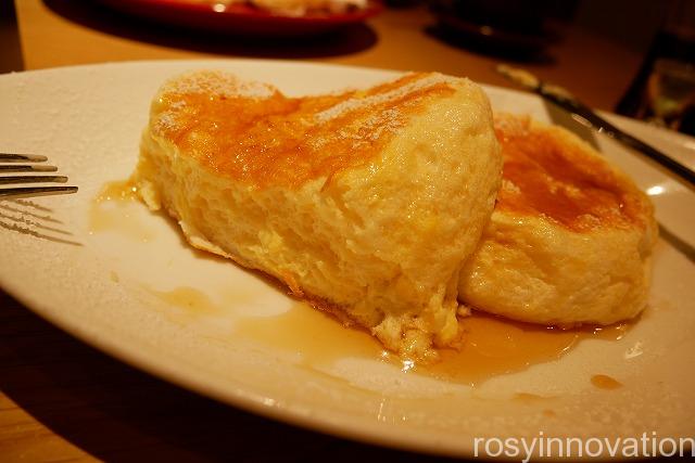 むさしの森珈琲　パンケーキとランチ (8)しゅわしゅわ