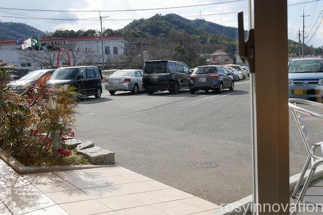 カフェサンラヴィアン (2)駐車場