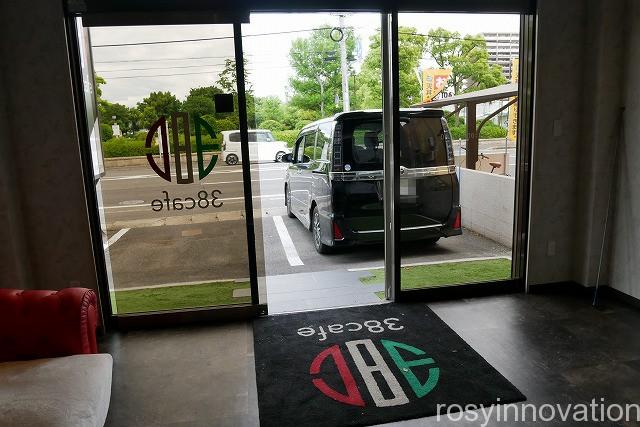 38cafe岡山店 (1)駐車場