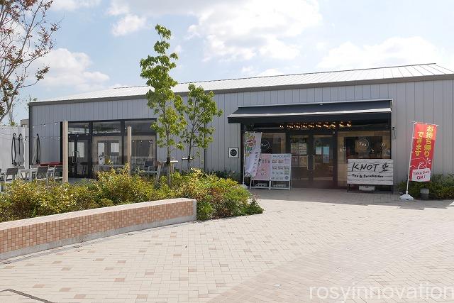 KNOT Tea&Farmkitchen　ブランチ北長瀬 (5)外観