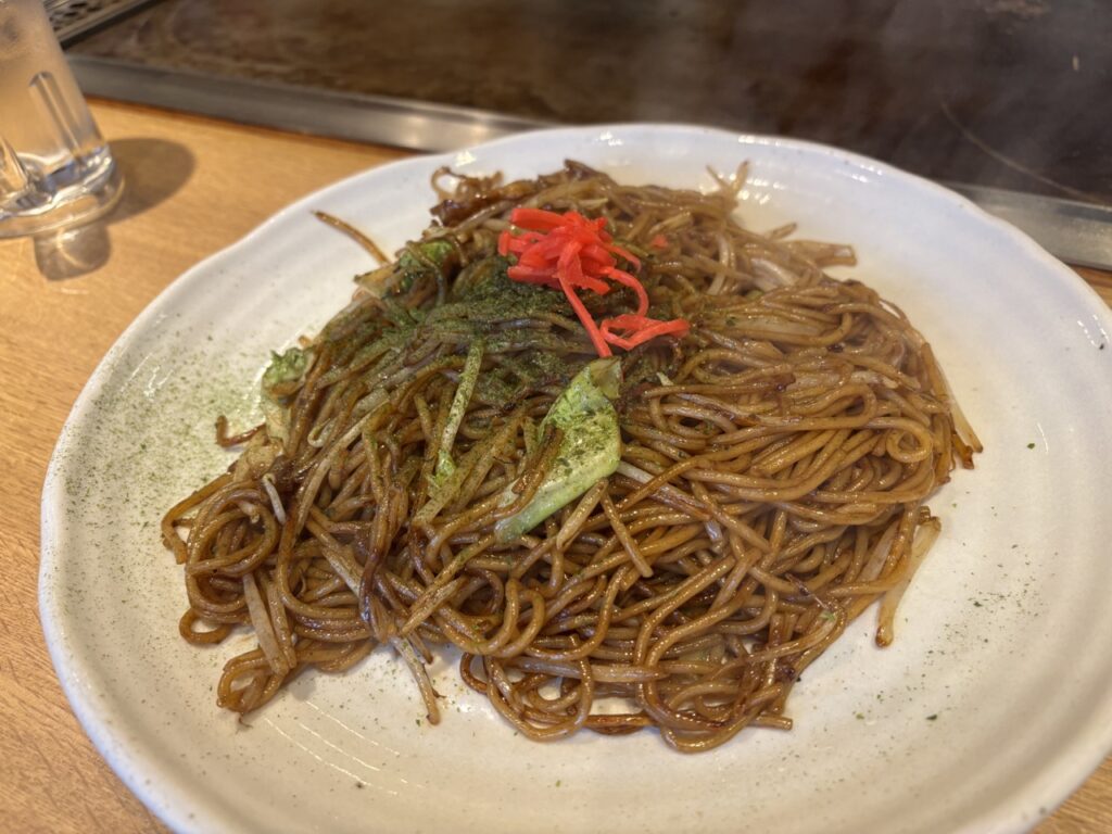 鉄板福ろう　2025年メニュー　写真　焼きそば