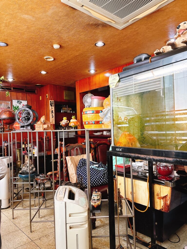 喫茶in　2025年6月　メニュー　店内