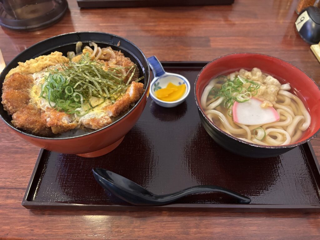 うどん一歩　2025年6月　メニュー　カツ丼