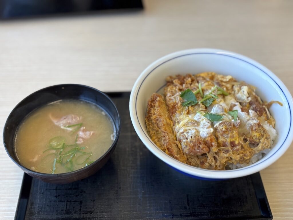 かつや岡山久米店　新店キャンペーン　2025年　メニュー　豚汁